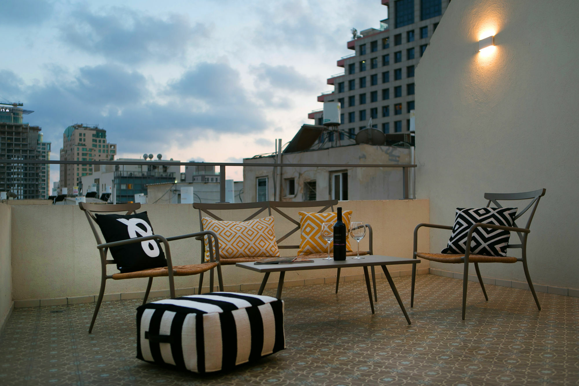 K Suites Tlv By The Beach Tel-Aviv Kültér fotó